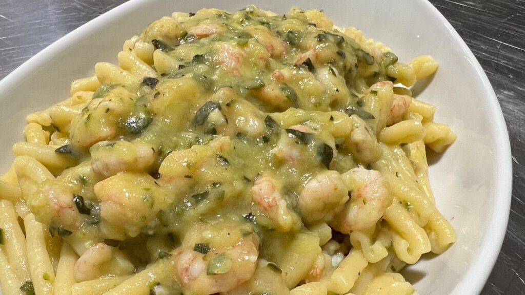 pasta con zucchine e gamberetti